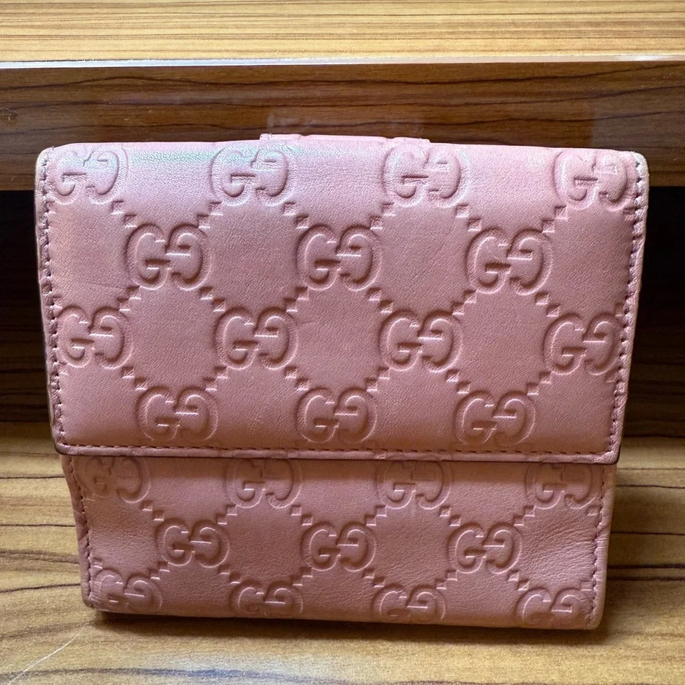 Gucci Pink Leather Compact Wallet - Picture 2 of 9